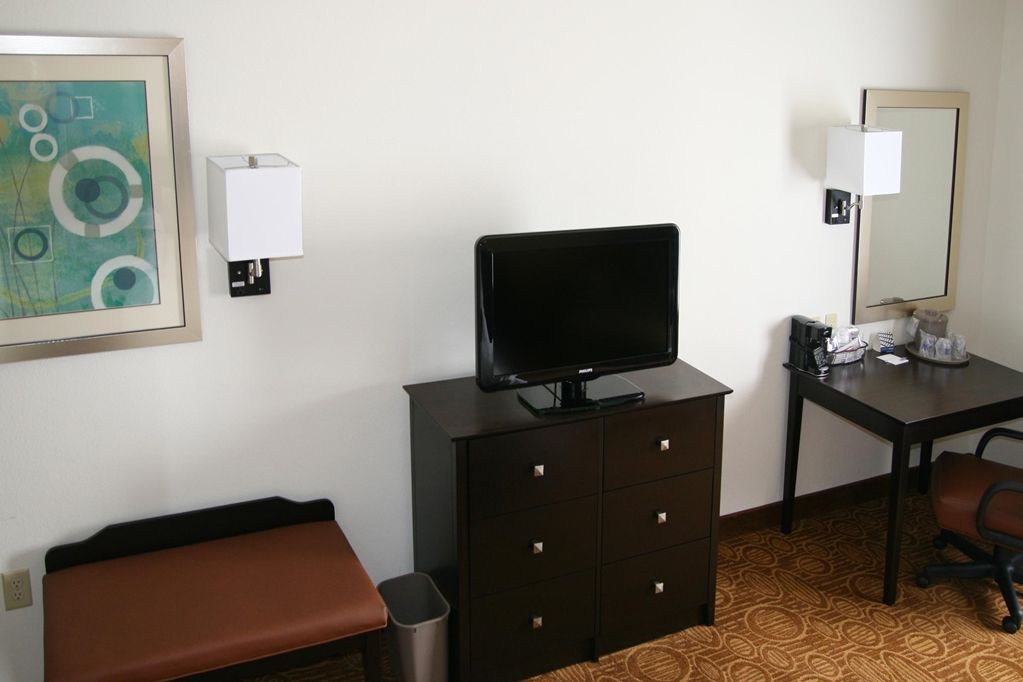 Comfort Inn & Suites Толедо Номер фото