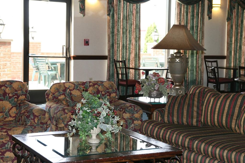 Comfort Inn & Suites Толедо Интерьер фото